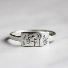 Carved Engraving Wildflowers Dandelion Daisy Silver Ring Details: - Condition: New - Metal: Alloy - Band Color: Silver - Included: 1 X Ring Check Out My Other Listings! Other Items I Carry: Vintage Rings Retro Rings Men's Rings Sterling Silver Rings Engagement Bridal Wedding Rings Punk Biker Rings Ethnic Rings Floral Rings Pearl Rings Art Deco Rings Gothic Rings Couples Rings Ring Sets Heart Rings Funny Rings Silver Necklaces Gold Necklaces Vintage Necklaces And Earrings Handmade Jewelry Opal Ri Silver Rings Engagement, Rings Gothic, Retro Rings, Halloween Suits, X Ring, Sunflower Ring, Nature Ring, Bridal Wedding Rings, Meaningful Jewelry