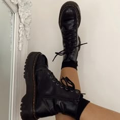 Dr. Martens Jadon Boot Black Jadon Outfit, Dr Martens Aesthetic, Black Boots Aesthetic, Doc Martens Platform, Dr Martens Jadon Boots, Platform Dr Martens, Dr Martens Platform, Dr Martens Outfit