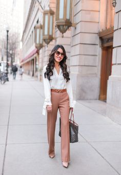 Best Business Casual Outfits, Winter Workwear, Work Attire Women, Classy Skirts, Makeup Tip, Petite Business Casual, Extra Petite, Trendy Business Casual, Business Casual Work