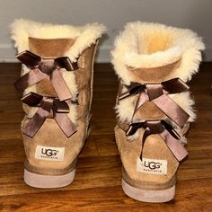 Gently Used Cute Uggs, Ugg Shoes, Womens Uggs, Ugg Australia, Tan Brown, Shoe Game, Bootie Boots, Designer Shoes, Ankle Boots