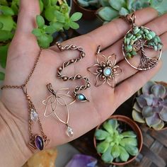 🌻 Shop update today at 5:30pm EST!! 🌟 Spring Things pt II hits my etsy shop sooooon! 🌷🐍 I've been working nonstop all day just taking… Wire Wrapped Crystals, Wrapped Crystals, Animal Themed Jewelry, Wire Jewelry Patterns, Embroidered Earrings, Spring Things, Silver Jewelry Diy, Silver Jewellery Indian, Beaded Jewels