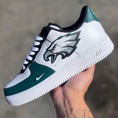 Eagles custom AF1 🏈 Philadelphia Eagles Sneakers, Philly Eagles, Custom Af1, Valley City, Eagles Nfl, Nfl Outfits, Sneakers Athletic, Air Force Ones, Philadelphia Eagles