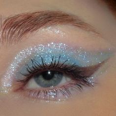 Under The Stars Makeup, Cosmic Makeup, Lover Makeup, Blue Makeup Looks, Sparkly Makeup, Prom Eye Makeup, Glitter Eye Makeup, Loose Pigments, Makijaż Smokey Eye