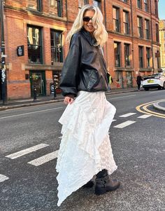 Skirts by Labelrail Part of the Labelrail x Daisy Birchall collection High rise Drawstring waist Layered design Regular fit Boho Maxi Skirt, White Maxi Skirt, Boho Layering, White Maxi Skirts, Maxi Rok, Maxi Skirt Boho, Winter Party Dress, Layered Design, White Maxi