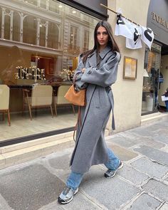 Grey Coat Outfit, Mango Coats, Getting Bored, Long Black Coat, Zara Coat, Chic Fall Outfits, Coat Outfit, Long Coats