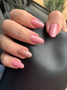 Unhas delicadas arredondadas Tumblr Thoughts, Nails Rose, Cute Nail Polish, Glow Nails, Healthy Nails, Creative Nails, Nail Decorations, Gorgeous Nails, Perfect Nails