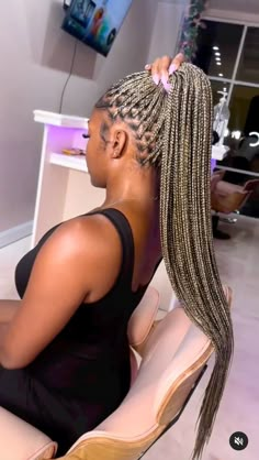 Knotless Braids Blonde, Small Box Braids Hairstyles, Blonde Knotless, Small Knotless Braids, Braids Blonde, Braiding Hair Colors, Braids Styling, Small Knotless