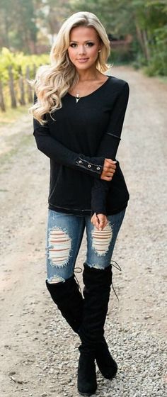 Urban Jeans, Cozy Winter Outfits, Boating Outfit, Black Knee High Boots, Outfit Jeans, Cooler Look, Black Knees, Black Women Fashion, Fall Fashion Trends