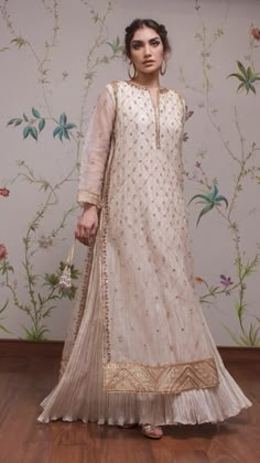 Badla Work, Shadi Dresses, Pakistani Fashion Party Wear, Beautiful Pakistani Dresses, Salwar Kamiz, Pakistani Bridal Dresses, Simple Pakistani Dresses