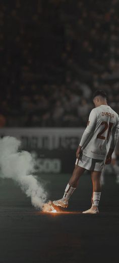 Football Wallpaper Home Screen, Football Players Wallpaper Iphone, Iphone Football Wallpaper, Best Football Players Wallpapers, Dybala Roma Wallpaper, All Football Players Wallpaper, Cold Football Wallpaper 4k, Musiala Wallpaper 4k, Football Wallpaper 4k Ultra Hd