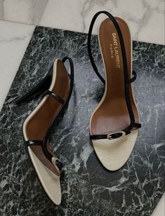 Classy Sandals, Shoes Heels Classy, Vintage Heels, Heels Classy, Fancy Shoes, Girly Shoes, Shoe Inspo, Aesthetic Shoes, Swag Shoes