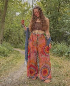 Hippie Senior Pictures, Hippie Things, Cotton Palazzo Pants, Moda Hippie, Palazzo Style, Earthy Outfits, Estilo Hippie, Hippie Girl, Aztec Pattern