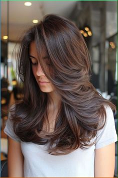 Step Cut Haircuts Indian, Brunette Hair Low Maintenance, Layered Volume Haircut Medium, Haircut For Flat Hair, Copper Cowgirl, Low Highlights, Low Maintenance Hairstyles, Global Hair Color, Postpartum Hair