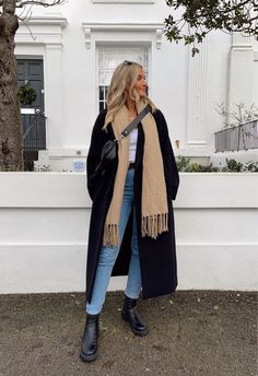 NYC Fall Outfits 28 Ideas: Embracing the Season with Style Nyc Winter Outfits, Chicago Outfit, Ny Outfits, London Outfit, Paris Mode