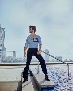 Boys Kurta Design, Waistcoat Men, Formal Men Outfit, T Shirt Design Template, Trendy Shirt Designs, Bollywood Outfits, Shahid Kapoor