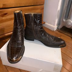 Antique Brown Alligator Leather Zip Versace Boots Versace Boots, Versace Shoes, Vintage Versace, Shoes Vintage, Vintage Shoes, Alligator, Cowboy Boots, Versace, Men's Shoes