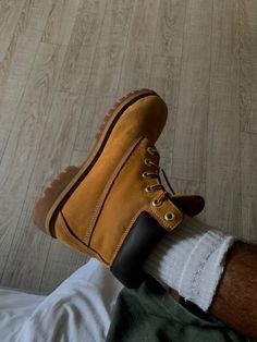 Timberland Aesthetic, Luxury Birthday Gifts, Fall Winter Shoes, Fasion Outfits, Shoes Too Big, Street Fashion Men Streetwear, Guys Clothing Styles, Timberlands, Shoe Inspo