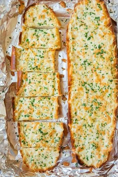 Cheesy Garlic Bread Recipe, Make Garlic Bread, Homemade Garlic Bread, Garlic Cheese Bread, Garlic Bread Recipe, Cheesy Garlic Bread, Cheesy Bread, Cooking Classy, God Mat