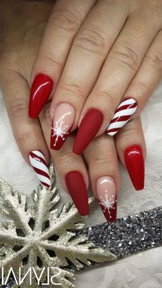 Christmas Nails So Stunning, They’ll Leave You Breathless! Get ready to be inspired by these jaw-dropping Christmas Nails! From elegant Christmas Gel Nails to playful Cute Christmas Nails, there’s something for everyone. Looking for quick and chic? Try Christmas Nails Easy or get creative with Christmas Nails Acrylic for a more dramatic look. ✨ Need some Nagel Inspo? This collection includes everything from Xmas Nails and Winter Nails Acrylic to Nail Art Noel and gorgeous Christmas Tree Nails... Xmas Nails Acrylic Red, Christmas Pointy Nails, Red Christmas Nails 2022, Almond Nails Christmas Designs, Christmas Stilleto Nails, Xmas Nails Red, Christmas Nail Designs Red, Christmas Nails Red And White, Red And White Christmas Nails