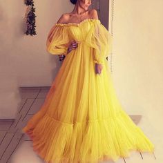 Gaun Tulle, Tulle Prom Dress Long, Gown Neckline, Sukienki Maksi, Yellow Evening Dresses, Off Shoulder Evening Gown, Maternity Long Dress, Off Shoulder Evening Dress, Strapless Evening Gowns