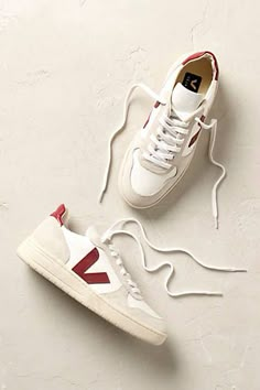 Zapatillas Veja, Shoe Photography, Shoes Fashion Photography, Shoes Photography, Veja Sneakers, Red Sneakers