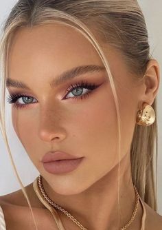 Classy Makeup, Prom Eye Makeup, Gorgeous Birthday, Birthday Hairstyles, Eye Makeup Pictures, Makijaż Smokey Eye, Fancy Makeup