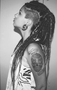 Hairstyle Mohawk, Hair Dreads, Blonde Dreads, Dreads Girl, Dreads Styles, Synthetic Dreads, Punk Hair, Dread Hairstyles, Dreadlock Hairstyles