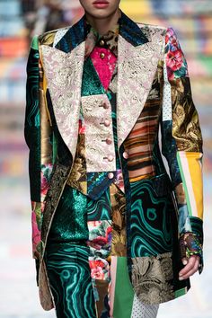 Dolce & Gabbana Spring 2021 Fashion Show Details | The Impression Joy Craft, Decor Objects, Iranian Women Fashion, Unique Jackets, Iranian Women, Handmade Decor, 2021 Fashion, Ceramic Figurines, Eyewear Accessories