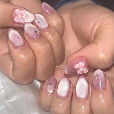 Classy Nails French Tip, Short Nails Valentines, White Nails Chrome, Classy Nails French, Elegant Nails Fall, Cute Nail Ideas, Minimal Nails Art, Romantic Nails, Minimal Nails