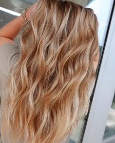 Silver Blonde Hair Dye, Silver Blonde Hair, Balayage Blonde, Honey Blonde Hair, Honey Nut