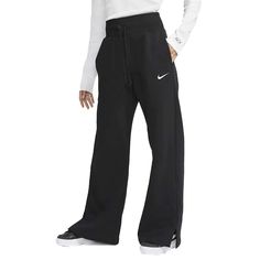 Rise up and transform your fleece wardrobe with strong cozy vibes. The extra-long, wide leg and hem vents of these Phoenix Fleece pants let you show off your favorite shoes while taller ribbing at the waist and an exaggerated drawcord ensure your look is anything but basic. Benefits Smooth on the outside and cozy on th Nmd Adidas, Nike Sportswear Phoenix Fleece, Sweatpants Nike, Womens Matching Sets, Nike Sportswear Women, Matching Sets Outfit, Nike Sweats, Wide Leg Sweatpants, Nike Sweatpants