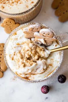 Holiday overnight oats in a glass mug. Cookie Overnight Oats, Jar Of Lemons, Healthy Oats, Melting White Chocolate, Gingerbread Cookie, Chocolate Mix