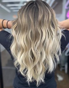 Long Shaped Hair, V Cut Layers Long Hair, V Hair Cuts, V Cut Hair Medium Length, V Cut Wavy Hair, V Layered Haircut Medium, V Haircut For Medium Hair, V Haircut For Long Hair, V Cut Hair With Layers Medium