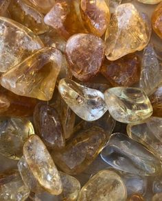 Magia Das Ervas, Temecula California, Crystal Vibes, Crystal Aesthetic, Pretty Rocks, Yellow Aesthetic, Tumbled Stones, Crystal Gems, Rocks And Minerals