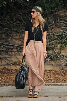 Outfit With Wedges, Long Skirt Fashion, Maxi Skirt Boho, Long Skirts For Women, Cupcakes And Cashmere, Looks Street Style, Trendy Dresses, Skirt Fashion