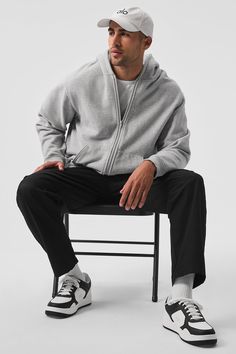 For easy everyday wear, the Renown Full Zip Hoodie is checking in. It’s made from soft and comfy, heavyweight French terry with dropped shoulders and a just-right oversized fit — ideal for seasonal layering, lounge or on-the-go. A split kangaroo front pocket keeps small essentials readily accessible. Pair with a matching Renown Heavyweight Sweatpant for head-to-toe chill vibes. Comfy, heavyweight French terry Split kangaroo pocket & just-right oversized fit Unisex style Designed & uniquely fit t Full Zip Hoodie Outfit, Sportwear Photoshoot, Hooded Jacket Outfit, Men Athleisure, Gray Hoodie Outfit, Zip Hoodie Outfit, Lounge Wear Men, Mens Lounge, Casual Lounge Wear