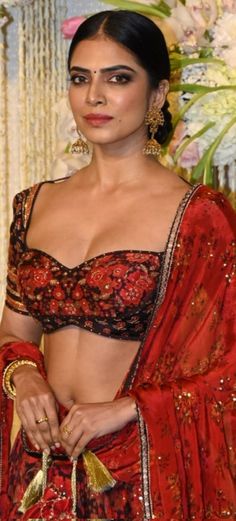 Malavika Mohanan, Actress Hairstyles, Turkish Women Beautiful, Indian Photoshoot, Actors Images, Hot Dress, India Beauty, Actress Photos, Desi Beauty