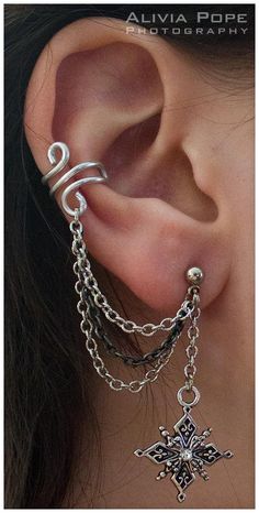 Ear Cuff Ideas, Bijoux Piercing Septum, ماثيو ماكونهي, Ear Cuff Chain, Box Diy, The Ear, Ear Cuffs, Fantasy Jewelry, Diy Schmuck