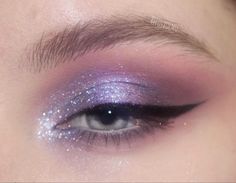 Maquillage On Fleek, Purple Eye Makeup, Purple Makeup, Smink Inspiration, Makijaż Smokey Eye, Dope Makeup, Purple Eyeshadow, Makeup Eye Looks