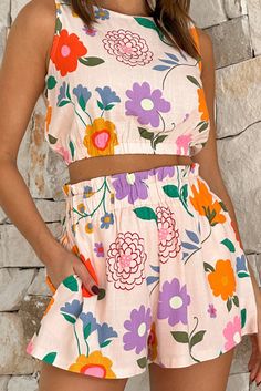 Printed Round Neck Sleeveless Top and Shorts Set - Sydney So Sweet Tan Model, Two Piece Short Set, Top And Shorts Set, High Waist Shorts, Summer Glow, Linen Material, Vintage Floral Print, Floral Shorts, Retro Floral