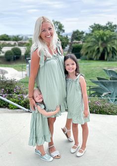 Mommy and Me dresses | Mommy and Me matching outfits | Mommy and me outfits | Mom Daughter Dress | Mommy and Me Gifts | Mother's day gift Now the whole Family can match in these beautiful matching Shirts and Dresses. Please note: Items need to be added to the basket separately in order to receive the set. Now you can match your little one in these amazing matching Mommy and me Dresses! 100% Rayon These stylish, Trendy and super comfortable Mother and daughter Dresses are made from light Rayon Fa Mom Daughter Dress, Mother And Daughter Dresses, Mom And Baby Outfits, Outfits Mom, Daughter Dress, Mother Daughter Matching Outfits, Mother Daughter Outfits, Mother Daughter Dress, Mommy And Me Dresses