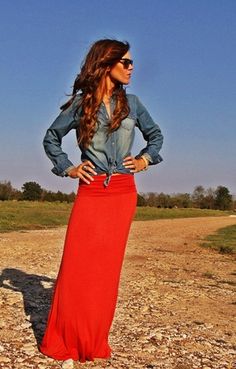 Come on Spring! Red Maxi Dress, Maxi Skirt Outfits, Red Maxi, Red Skirt, Mode Casual, Bright Spring, Looks Street Style, Outfit Trends, Cotton Maxi