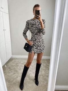 Formal Attire Women, New York Winter Fashion, Outfit Botas, Smart Casual Work, Smart Casual Work Outfit, Look Office, Fiesta Outfit, Winter Fashion Outfits Casual, Old Fashioned Christmas