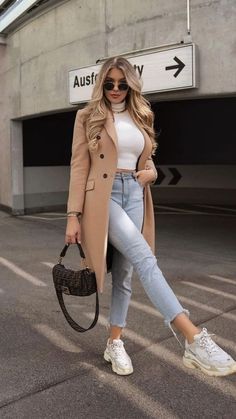 #Winter#WinterOutfits#Fashion2024#SeasonalFashion#WinterTrends#StyleTips#ColdWeatherOutfits#Skirts#Layering#MidiSkirtsIdeas#OutFitIdeas#WinterFashion#WinterOutfitsAesthetic#WinterOutfitsKorean#WinterOutfitsForWomen#ChristmasOutfit Casual Classy Outfits, Mode Editorials, Classy Winter Outfits, Winter Fashion Outfits Casual, Outfit Chic, Classy Casual Outfits