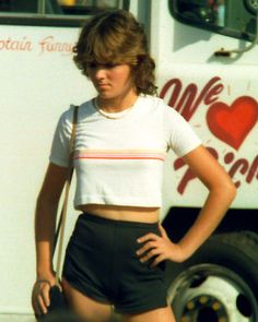 1980s Fashion Trends, 80s Fashion Trends, Fashion Teenage Girls, Fashion 80s, Dolphin Shorts, Vintage Everyday, 1980s Fashion, Young Fashion, 80s Fashion