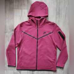 Nike Sportswear Tech Fleece Full-Zip Hoodie In Magenta. Men’s Sizes. Nike Tech Rose, Tech Fleece Pink, Pink Nike Tech, Nike Tech Jacket, Nike Tech Hoodie, Nike Hoodie Men, Tech Outfit, Light Blue Hoodie, Dr Wardrobe