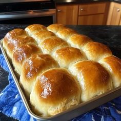 Best Soft & Fluffy Homemade Dinner Rolls, Homemade Yeast Rolls Recipe, Fluffy Rolls Recipe, Small Batch Yeast Rolls, Yeast Rolls Recipe Homemade Easy, Dinner Rolls With Active Dry Yeast, Unicorn Brownies, Yeast Rolls Recipe Homemade