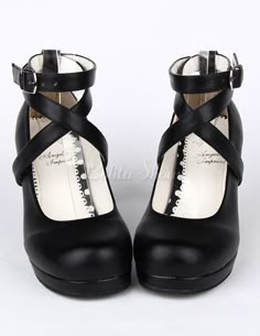 Dr Shoes, Old Fashion Dresses, Aesthetic Shoes, Pretty Shoes, Kawaii Clothes, Gothic Lolita, Mode Inspiration, Character Outfits, Twisted Wonderland