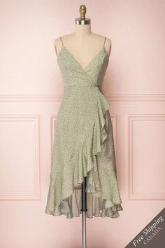 Wrap Around Dress, Pink Wall, Mode Inspo, Types Of Dresses, Looks Vintage, A Dress, Simple Dresses, Dress Patterns, Look Fashion