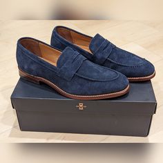 Brand New Pair Of Allen Edmonds Shelby Penny Loafers In A Rich Navy Blue Suede In Size 10d. Elegant Shoes That Work For Date Night, The Office, Or For A Formal Event. These Shoes Are Classic, High Quality, And Sure To Draw Attention. Blue Suede Shoes, Allen Edmonds, Elegant Shoes, Penny Loafer, Penny Loafers, Blue Suede, Retro Outfits, Suede Shoes, Loafer Shoes